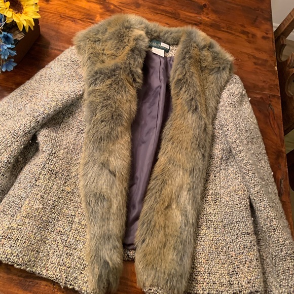 - 💕Harvé Benard vintage wool and fur women's coat 🧶🐑 - Picture 1 of 11